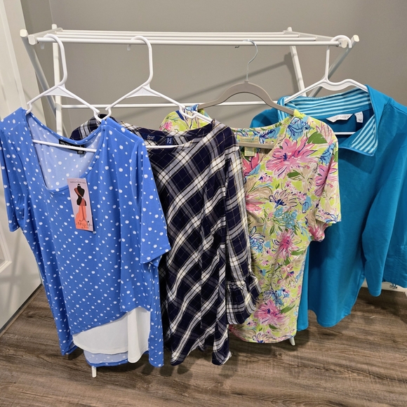 Sport Savvy Tops - Blue Polka Dot Short Sleeve Top